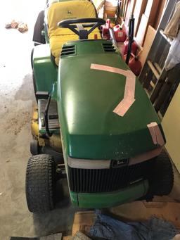 John Deere LX 178 Lawn Tractor