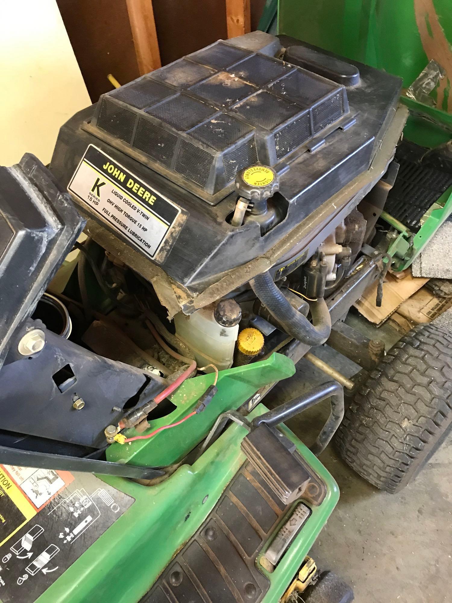 John Deere LX 178 Lawn Tractor