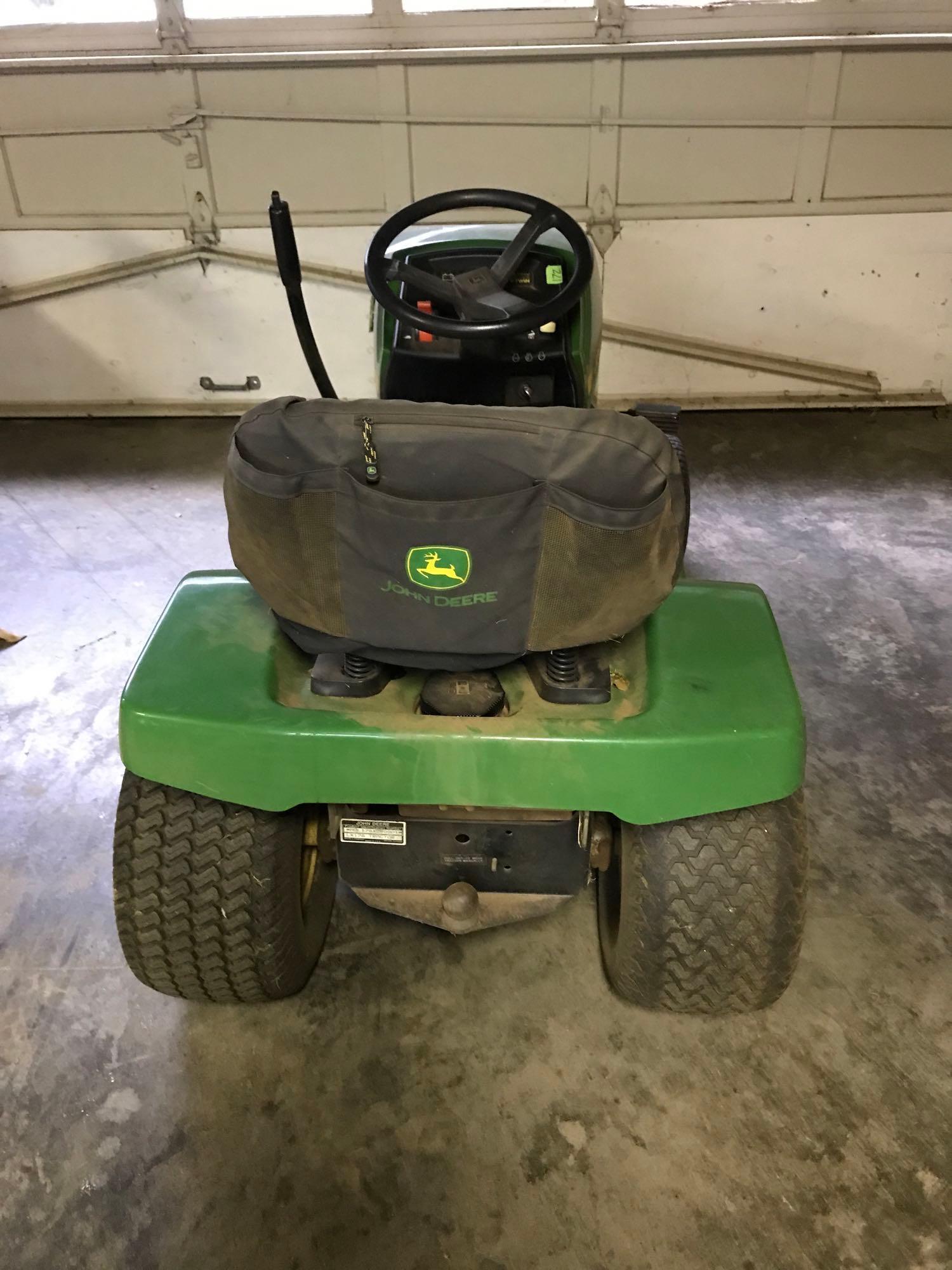 John Deere LX 178 Lawn Tractor