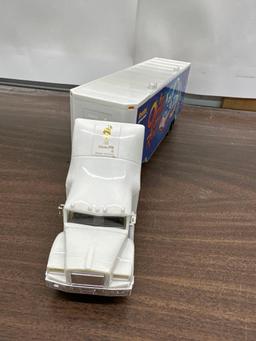 1996 Collectable Texaco Izzys Olympic Games Toy Car Carrier