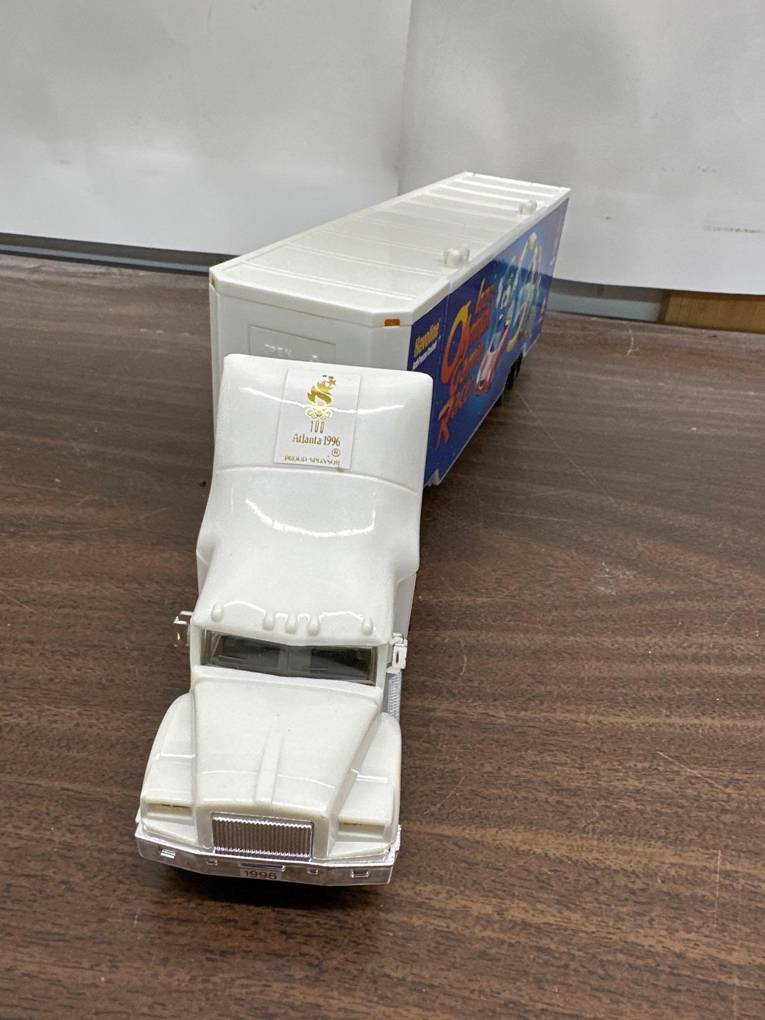 1996 Collectable Texaco Izzys Olympic Games Toy Car Carrier