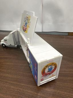 1996 Collectable Texaco Izzys Olympic Games Toy Car Carrier