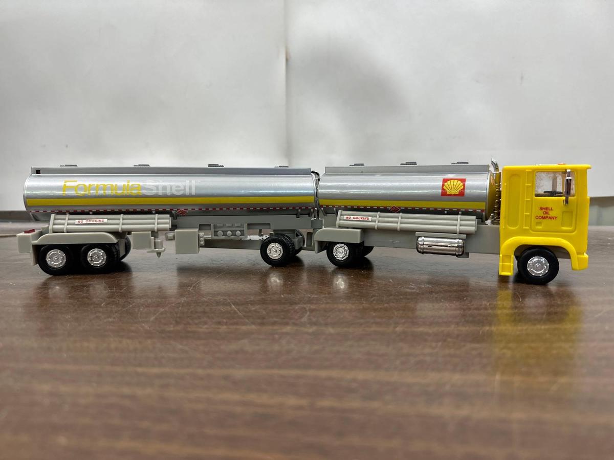 1995 Collectable Formula Shell Concept Tanker Truck