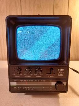 TMK 5 Inch Diagonal Black and White Portable TV
