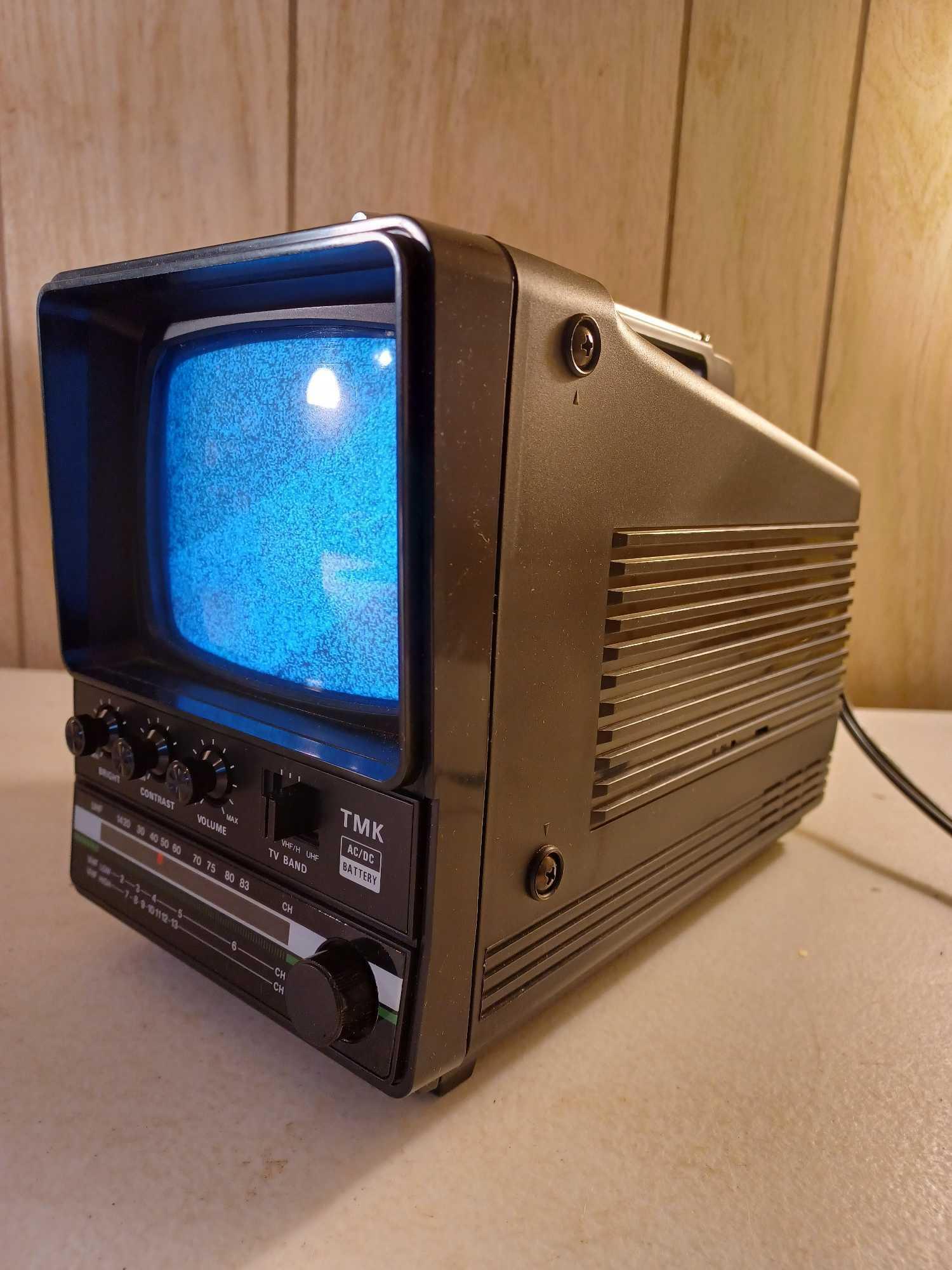 TMK 5 Inch Diagonal Black and White Portable TV