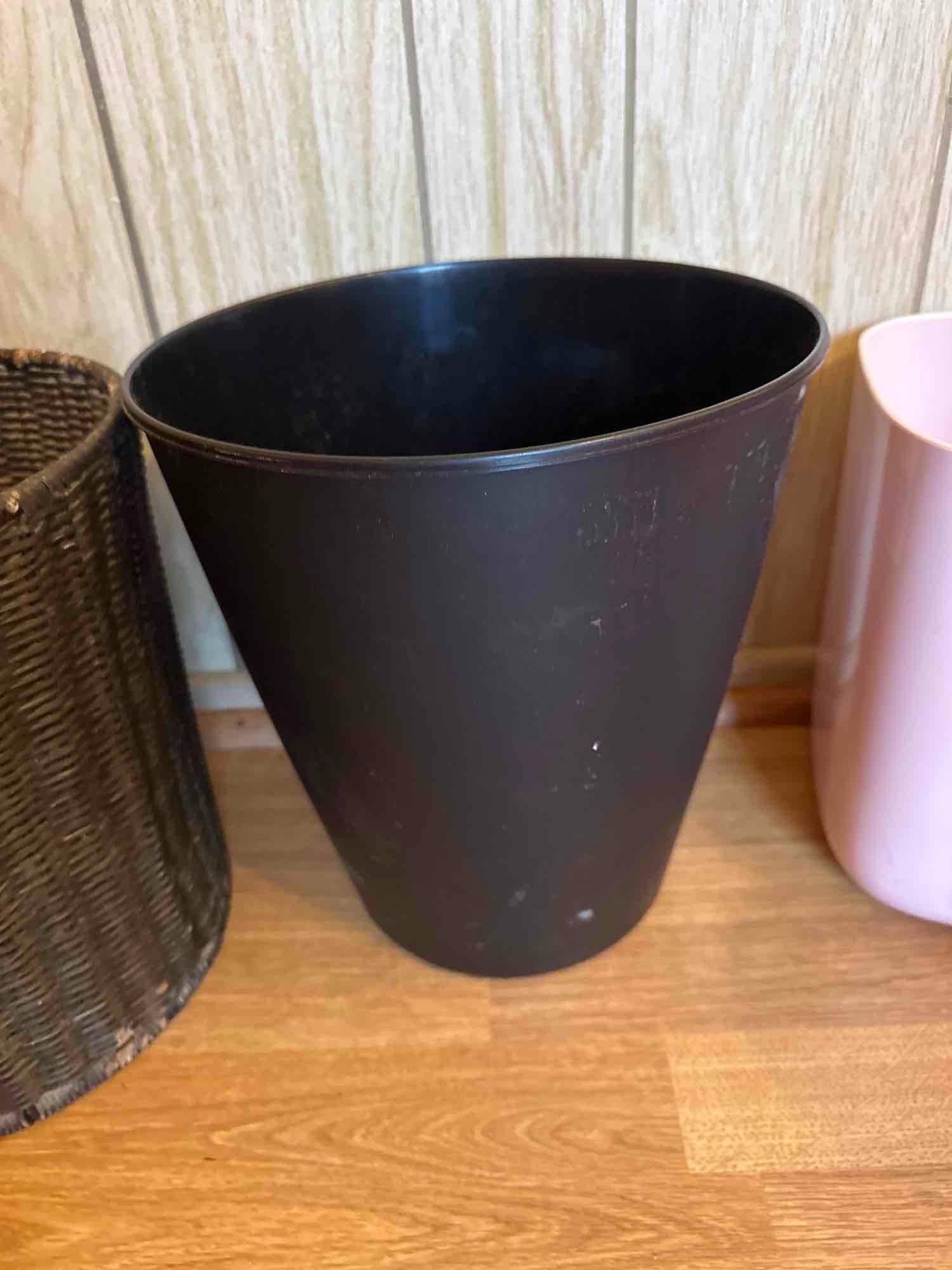 1 Wicker Basket With Handles/ 3 Plastic Bathroom Trash Cans