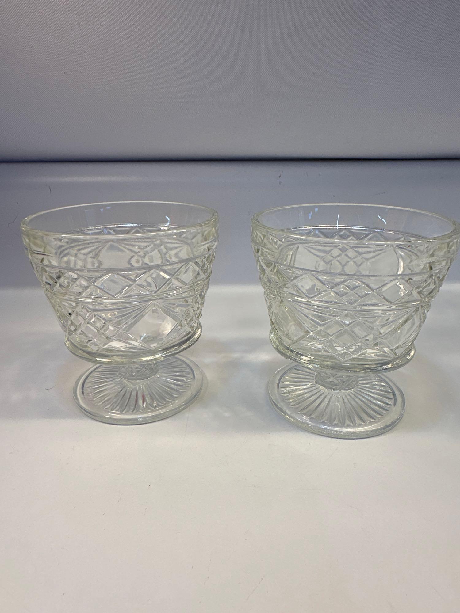 7 Bar Iced Tea Glasses Beverage Set / Set of 2 Glass Dessert Cups