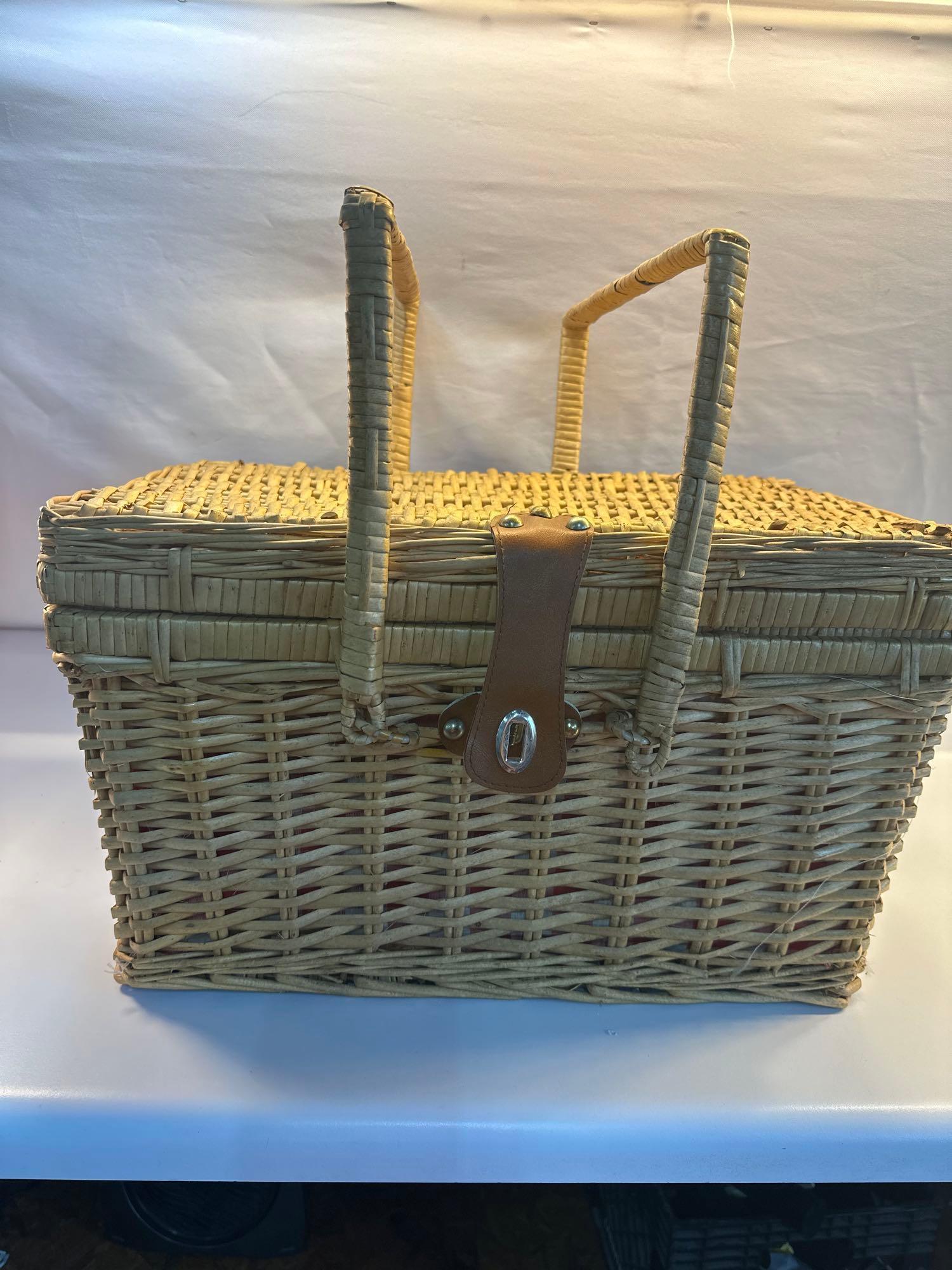 Wicker Picnic Basket With Handles Has Plates,Cups,Utensils,Etc