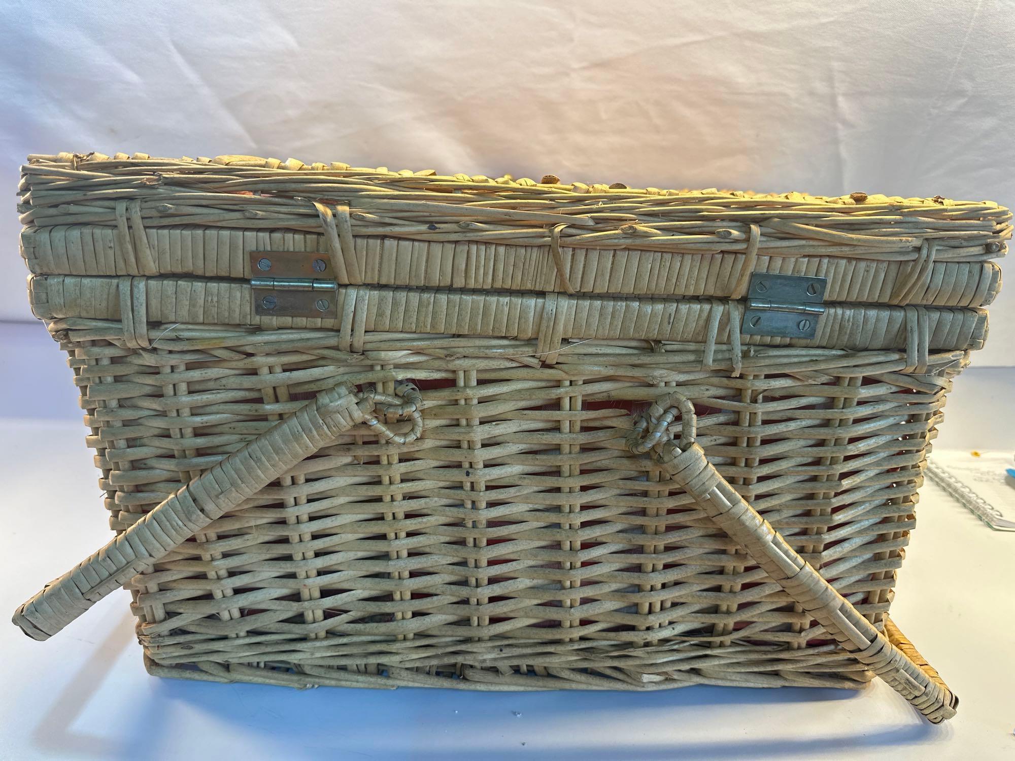 Wicker Picnic Basket With Handles Has Plates,Cups,Utensils,Etc