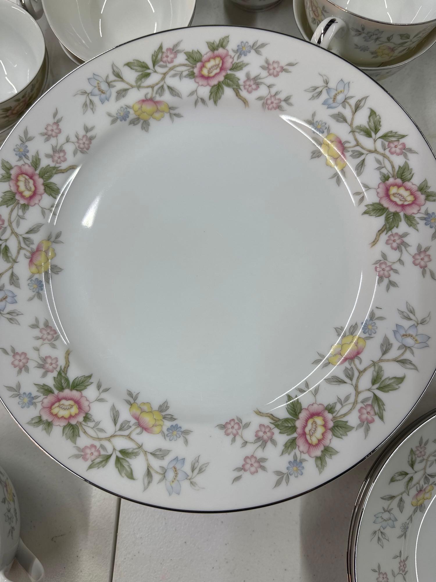 48 Pc Barry By Symco Dinnerware