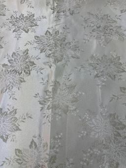 Christmas Gold/ Silver Snowflake Pattern TableCloth