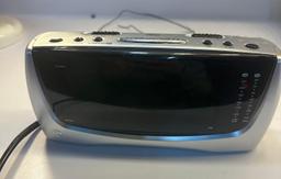 Durabrand AM/FM Dual Alarm Clock Radio