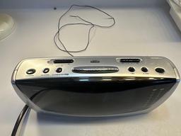 Durabrand AM/FM Dual Alarm Clock Radio