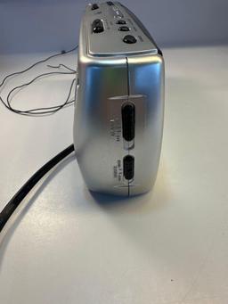 Durabrand AM/FM Dual Alarm Clock Radio