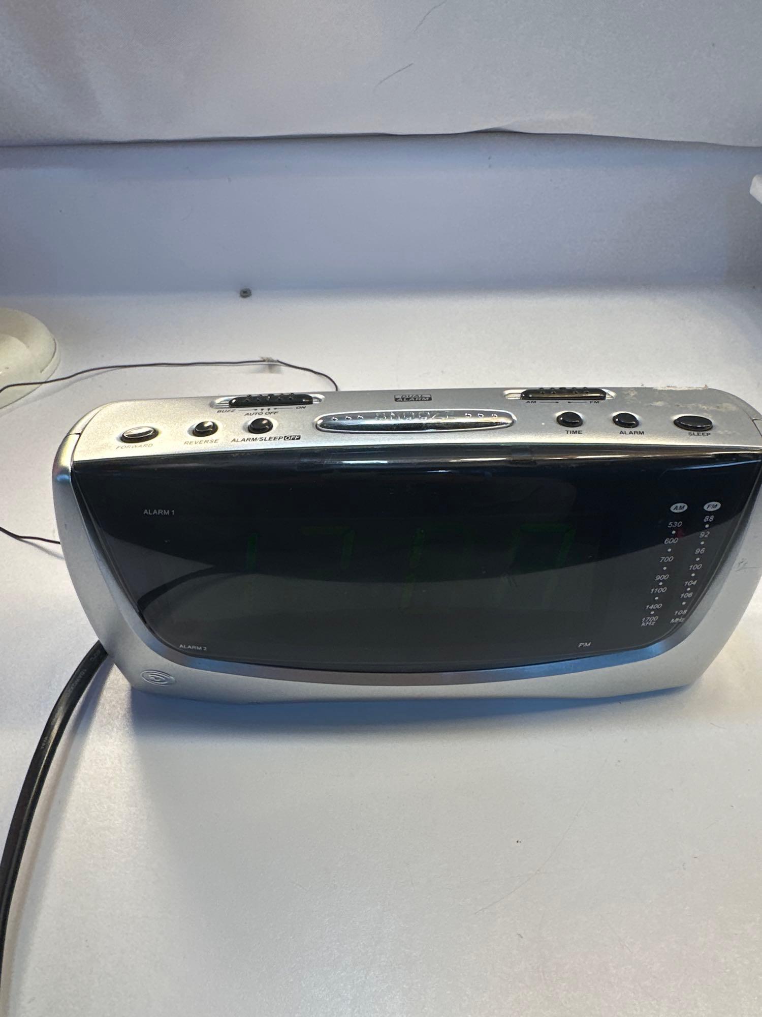 Durabrand AM/FM Dual Alarm Clock Radio