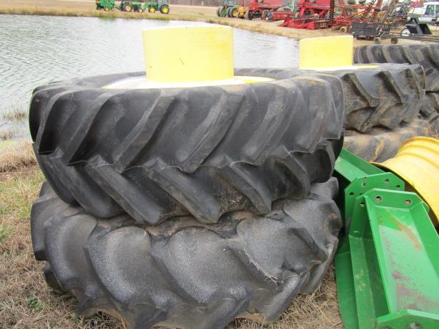 42" JD Combine Staddle Duals w/ Spacer Kit