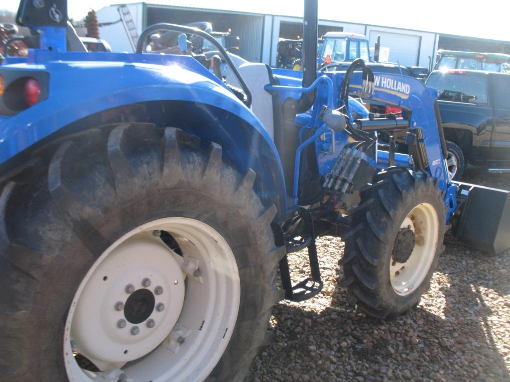 NH T4.75 w/ 655 Loader