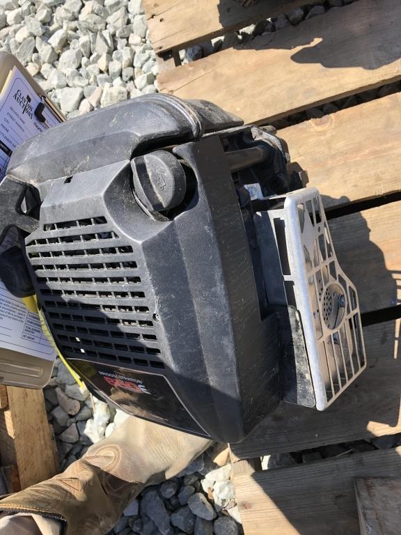 BRIGGS & STRATTON 650E ENGINE