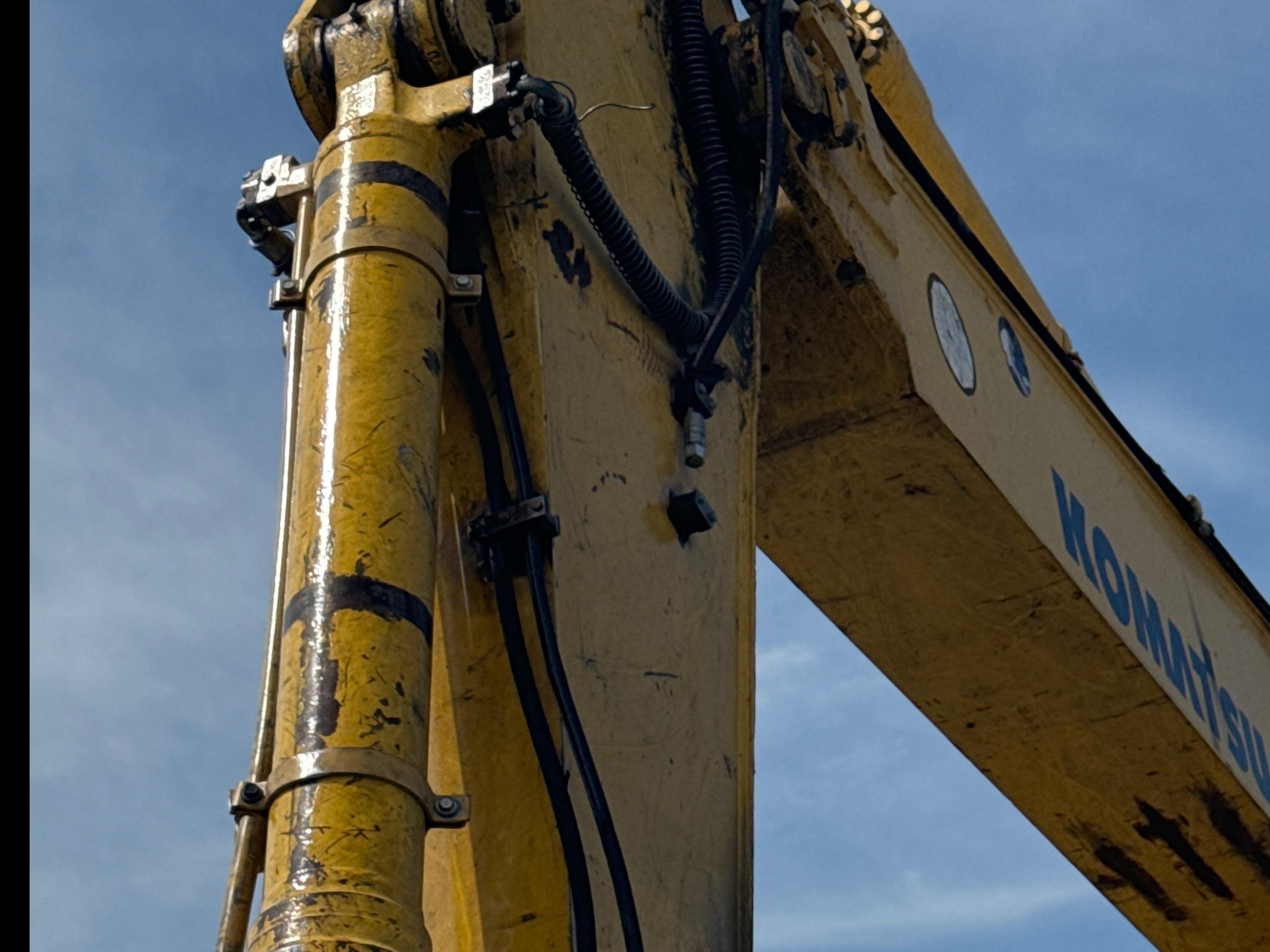 2004 Komatsu PC 220 - 7