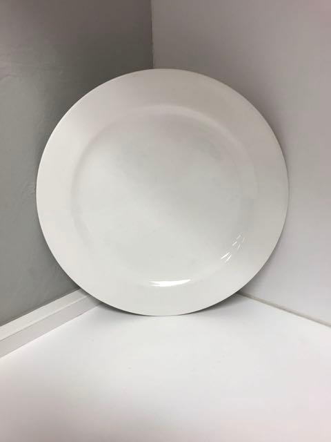 10" round white plate