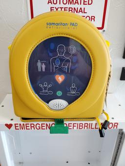 EMERGENCY DEFIBULATOR