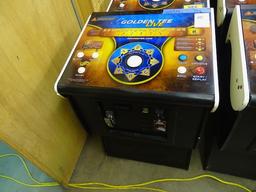GOLDEN T ELECTRONIC STAND UP COIN OPERATED GOLF GAME WITH MONITOR (WORKS)