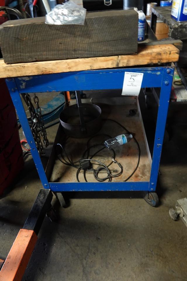 METAL ROLLING CART (NO CONTENTS)