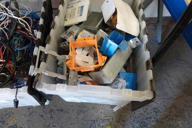 EMT STRAPS, ELECTRICAL WIRING & BOXES X1