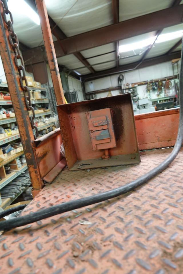 PLATFORM SCISSOR LIFT
