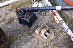 AUTO CRANE