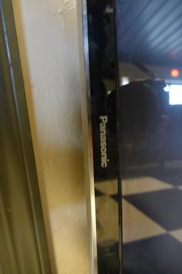 PANASONIC FLAT SCREEN TV