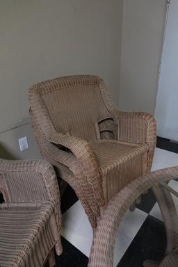 PATIO SET W/6 CHAIRS, TABLE & UMBRELLA