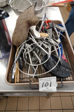 CONTAINERS OF UTENSILS
