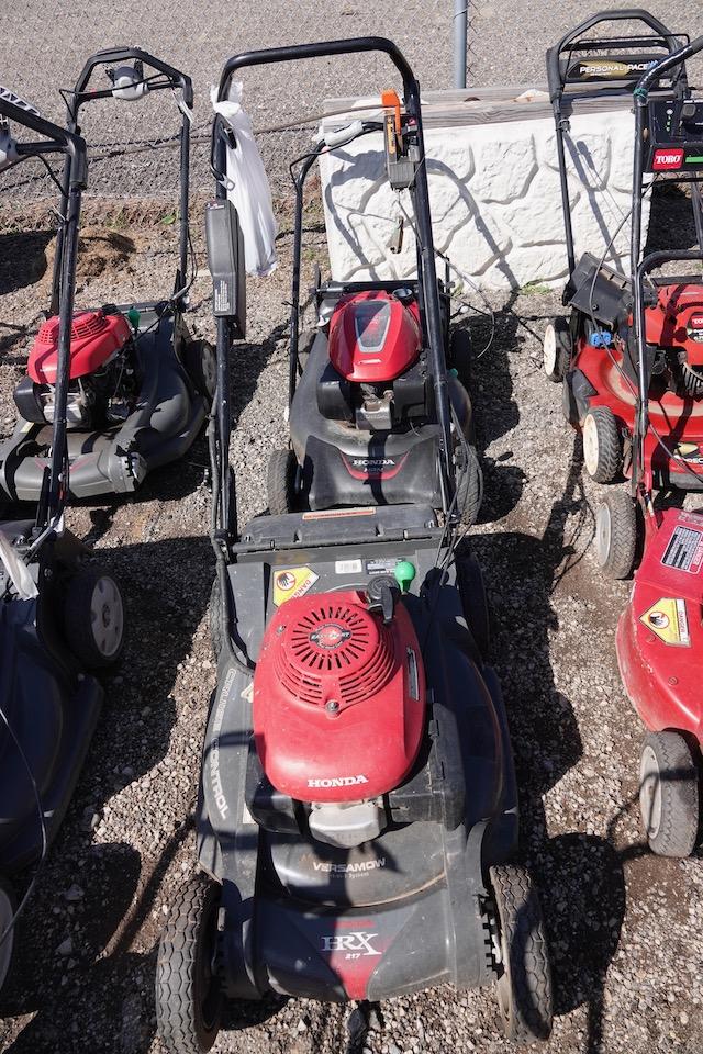 HONDA LAWN MOWERS FOR PARTS (X3)