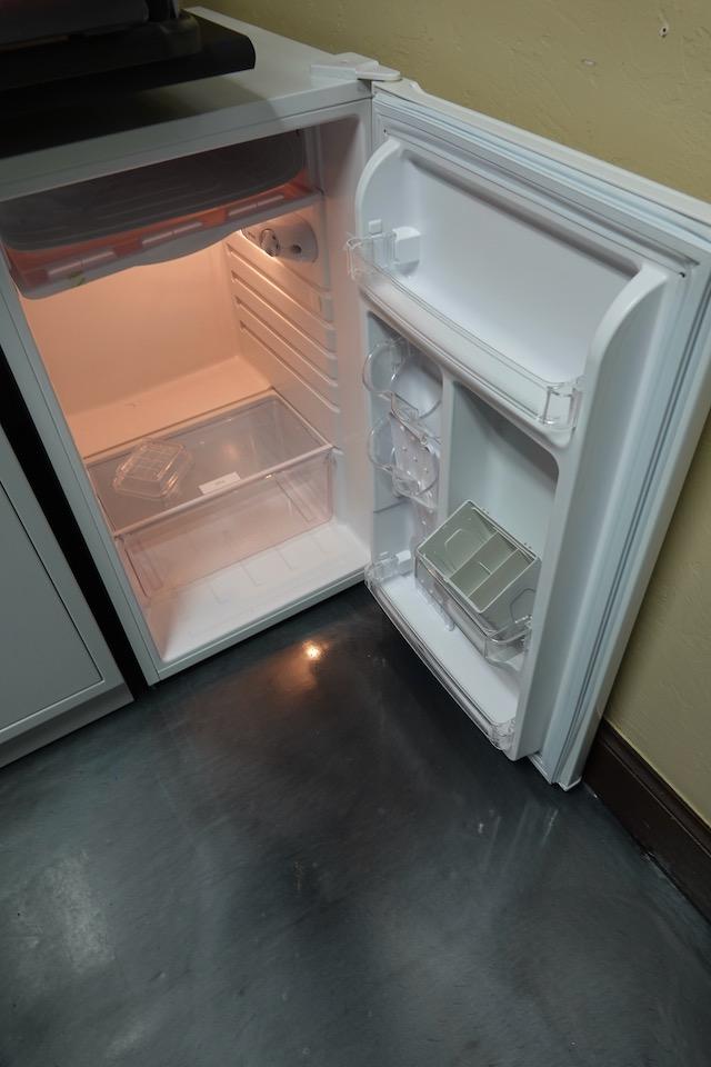 MAGIC CHIEF DORM ROOM REFRIGERATOR