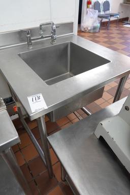 ONE-HOLE SINK W/FAUCET