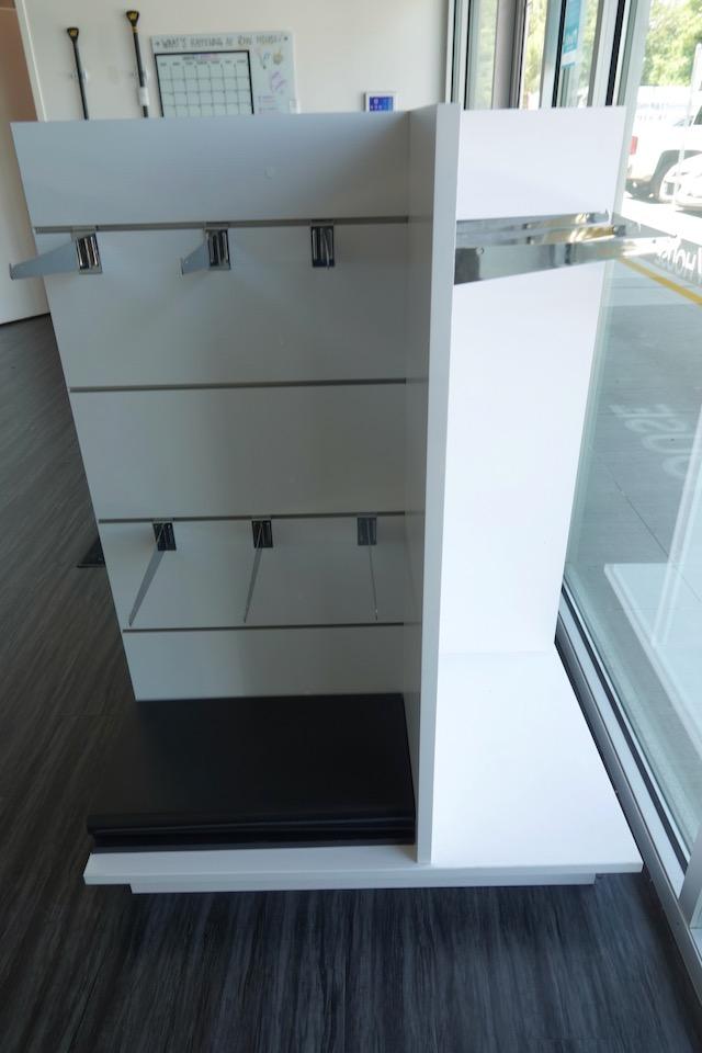 FLOOR DISPLAY SHELF