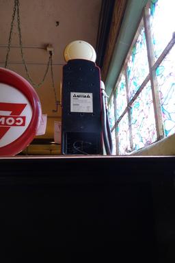 COLLECTIBLE SCALE GAS PUMP