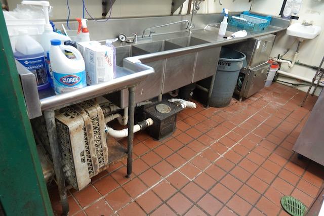 3-HOLE SINK W/APRON, FAUCET & SPRAYER