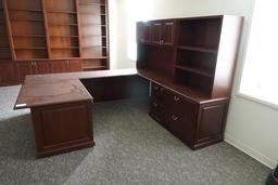 EXECUTIVE OFFICE DESK W/LARGE BOOKSHELF X1