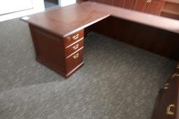 EXECUTIVE OFFICE DESK W/LARGE BOOKSHELF X1
