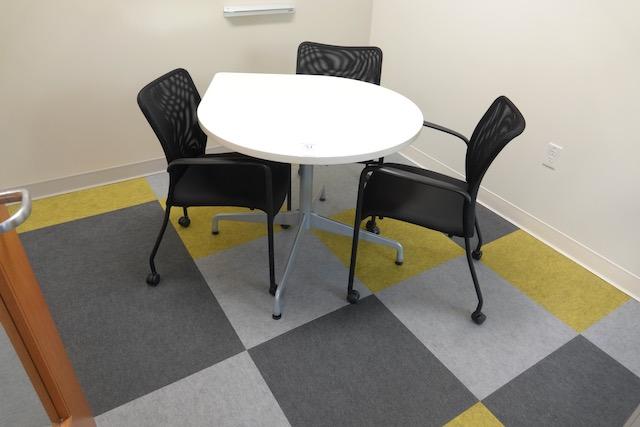 TEARDROP SHAPED TABLE W/3 CHAIRS X1