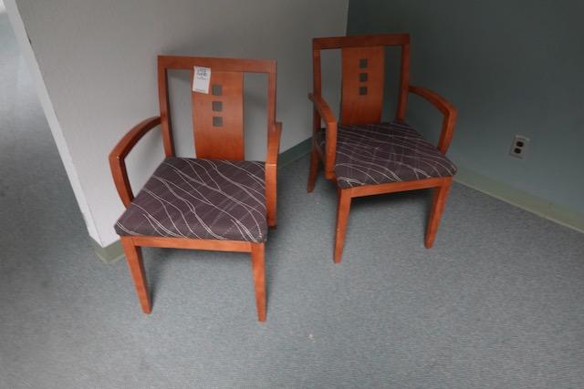 CHAIRS (X2)