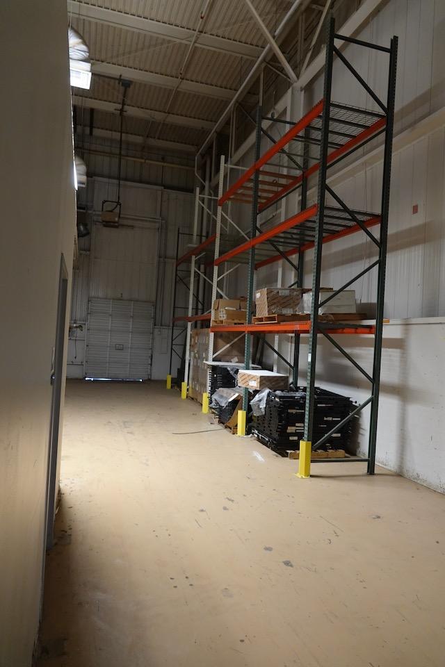 PALLET RACKING W/WIRE GRIDS (X4)