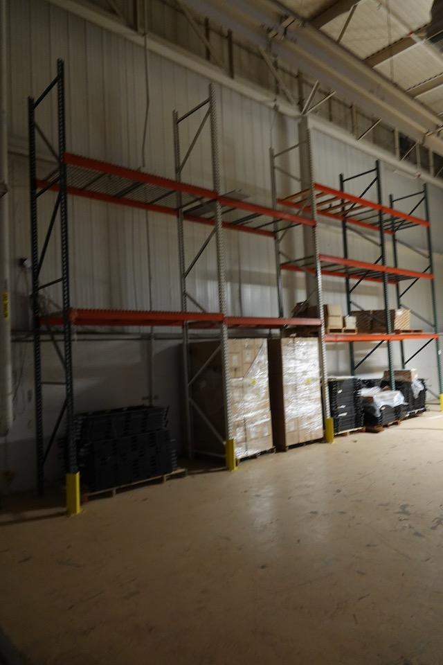 PALLET RACKING W/WIRE GRIDS (X4)