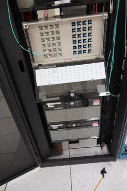IT RACKS & COMPONENTS X1