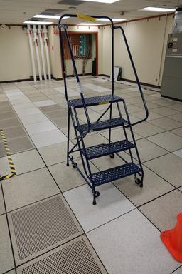 WAREHOUSE LADDER