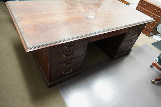 OFFICE DESK