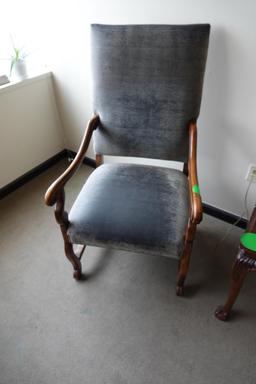 CHAIRS (X2)