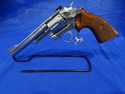 SMITH & WESSON .357 MAGNUM REVOLVER 6 SHOT MOD: 66-2 S/N: 6889X